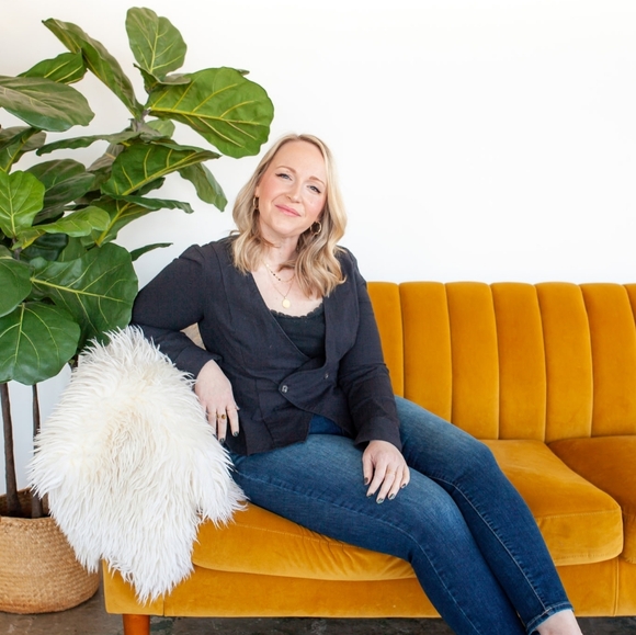 Meet your Posher, Kaylyn - Picture 2 of 3